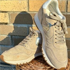 Voile Blanche Beige Suede Athletic Shoes